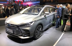 变化不大 比亚迪宋MAX插电混合动力版亮相