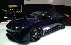 百公里加速2.5秒 爱驰RG概念车全球首发