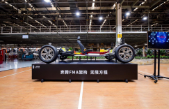 妥妥的流量C位！全新第三代奔腾B70奏响自主家轿“最强音”