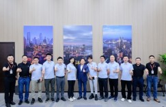 从用户中来，到研发中去，赛力斯张兴海与用户共话新豪华