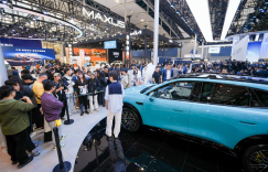 风云T9L亮相引爆关注：广州车展成焦点，棚拍预演东方美学盛宴