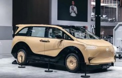 开车不耽误吃瓜，还是合创V09 ATELIER版玩得花