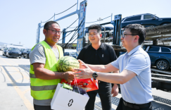 暖心关怀 送去清凉 问界高质高效力保交付