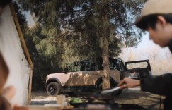 iCAR 03侧开电吸尾门+潮创背包省心省力，解锁年轻人更多小确幸