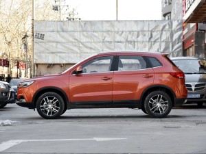 一汽奔腾 奔腾X40 2017款 1.6L 手动尊享型