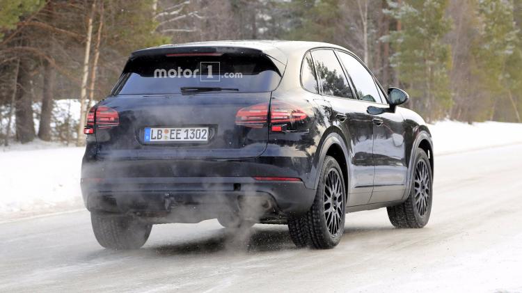 2018-porsche-cayenne-spy-photo7.jpg 2018-porsche-cayenne-spy-photo7.jpg