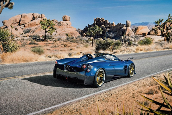 Huayra Roadster