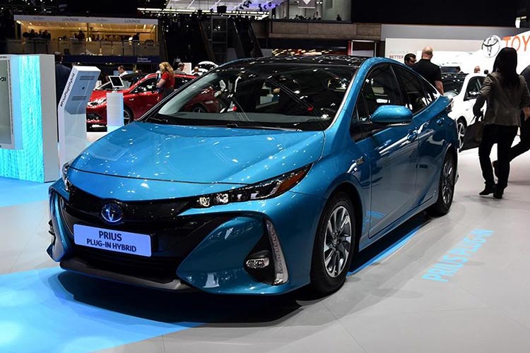 普锐斯PLUG-IN-HYBRID.jpg