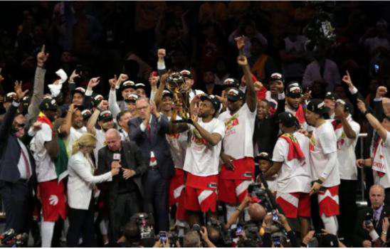 勇士王朝终结！年轻BUFF加持NBA新王者上位！