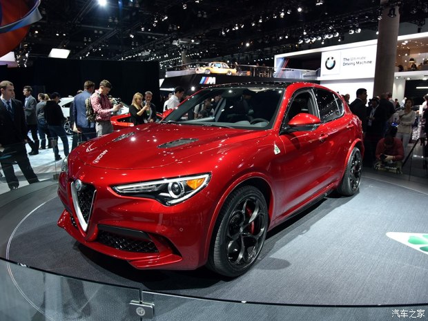 阿尔法·罗密欧 Stelvio 2017款 Quadrifoglio