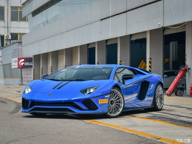 兰博基尼 Aventador 2017款 Aventador S