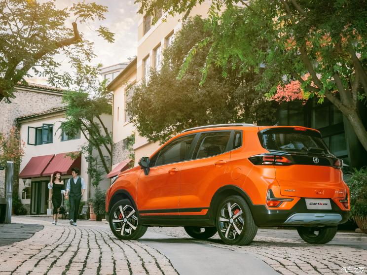 长安汽车 长安CS15 2021款 1.5L 自动悦享型 长安汽车 长安CS15 2021款 1.5L 自动悦享型