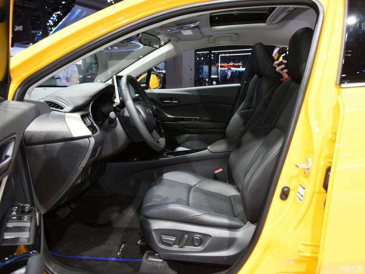广汽丰田 丰田C-HR 2021款 双擎 2.0L E-CVT尊贵版