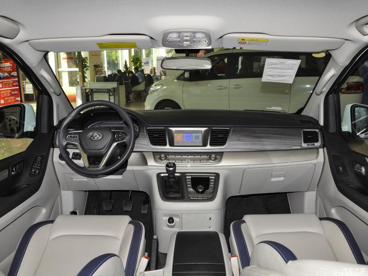 上汽大通 上汽大通MAXUS G10 2021款 2.0T 手动精英版 柴油 8座 上汽大通 上汽大通MAXUS G10 2021款 2.0T 手动精英版 柴油 8座