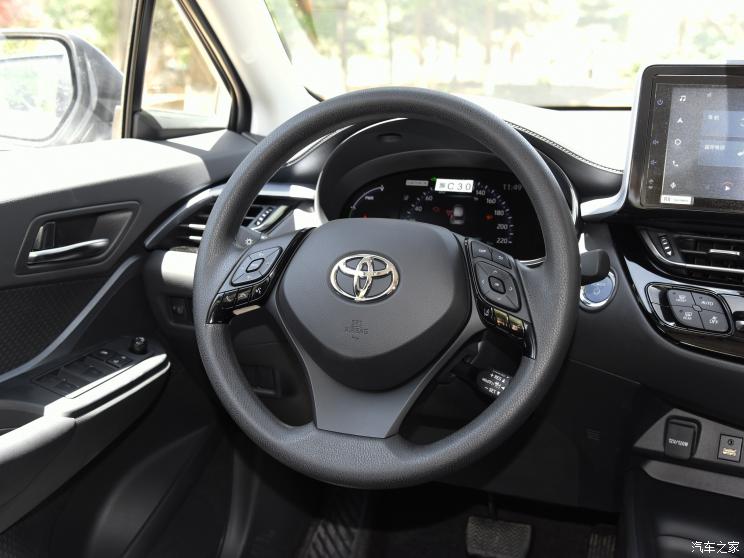 一汽丰田 奕泽IZOA 2021款 双擎 2.0L 奕享版 一汽丰田 奕泽IZOA 2021款 双擎 2.0L 奕享版