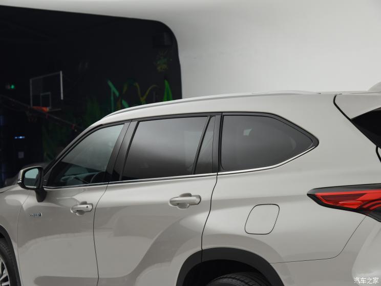 广汽丰田 汉兰达 2022款 双擎 2.5L 四驱至尊版 7座