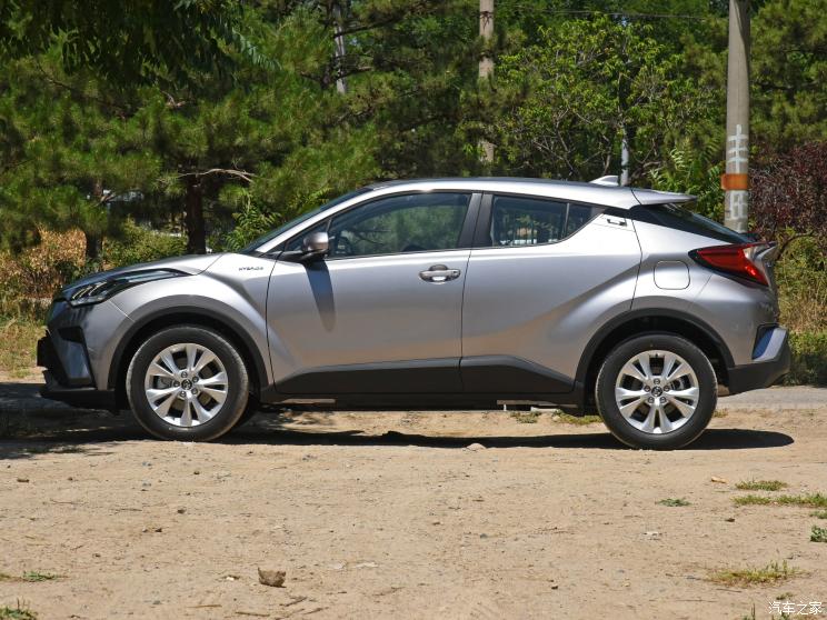 一汽丰田 奕泽IZOA 2021款 双擎 2.0L 奕享版 一汽丰田 奕泽IZOA 2021款 双擎 2.0L 奕享版