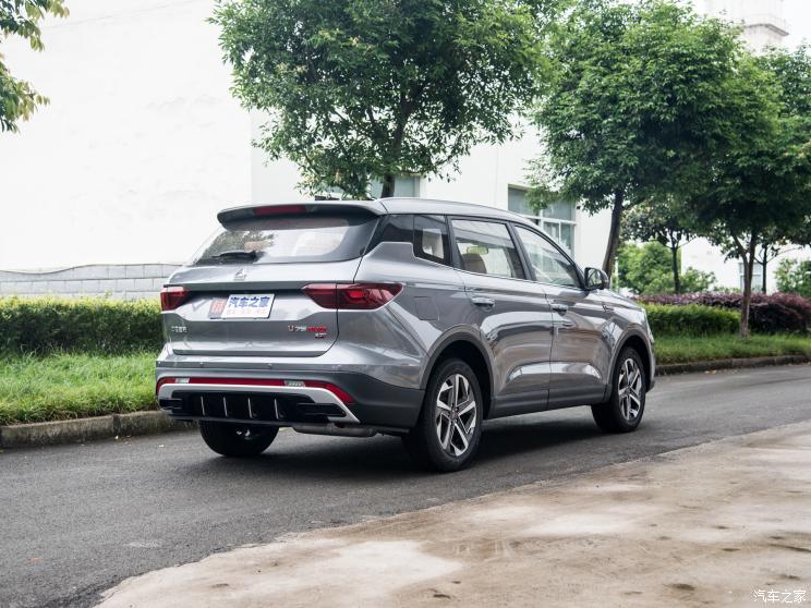 中国重汽VGV VGV U75PLUS 2021款 2.0TGDI 梦幻旅行版 7座