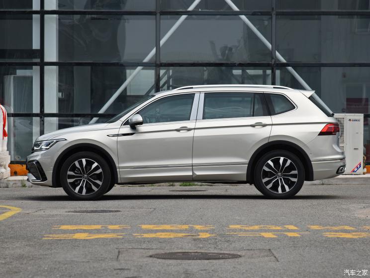 上汽大众 途观L 2022款 380TSI 自动四驱R-Line旗舰版7座 上汽大众 途观L 2022款 380TSI 自动四驱R-Line旗舰版7座