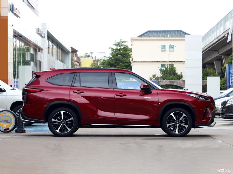 一汽丰田 皇冠陆放 2021款 2.5L HEV四驱旗舰版 一汽丰田 皇冠陆放 2021款 2.5L HEV四驱旗舰版