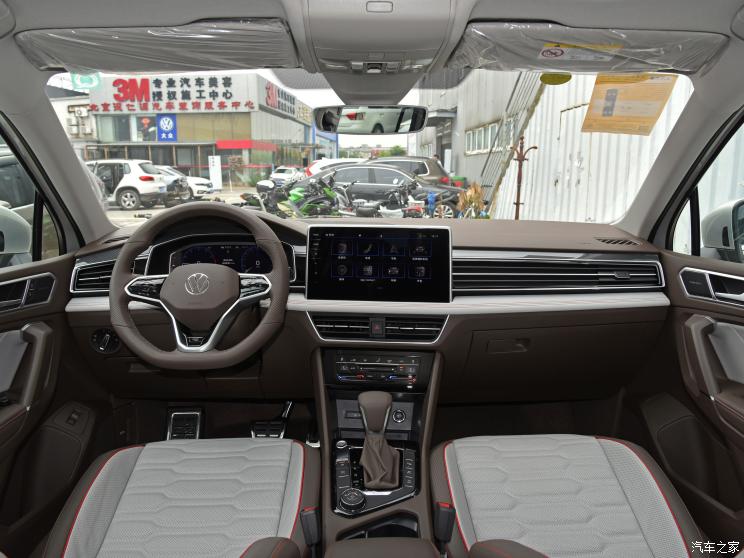 上汽大众 途观L 2022款 380TSI 自动四驱R-Line旗舰版7座 上汽大众 途观L 2022款 380TSI 自动四驱R-Line旗舰版7座