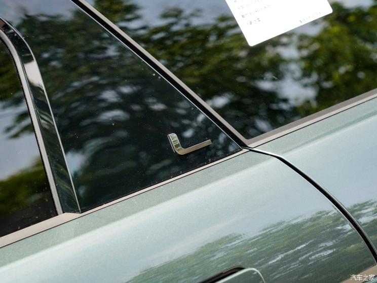 奇瑞捷豹路虎 揽胜极光 2021款 极光L 249PS 首发版 R-Dynamic S 奇瑞捷豹路虎 揽胜极光 2021款 极光L 249PS 首发版 R-Dynamic S