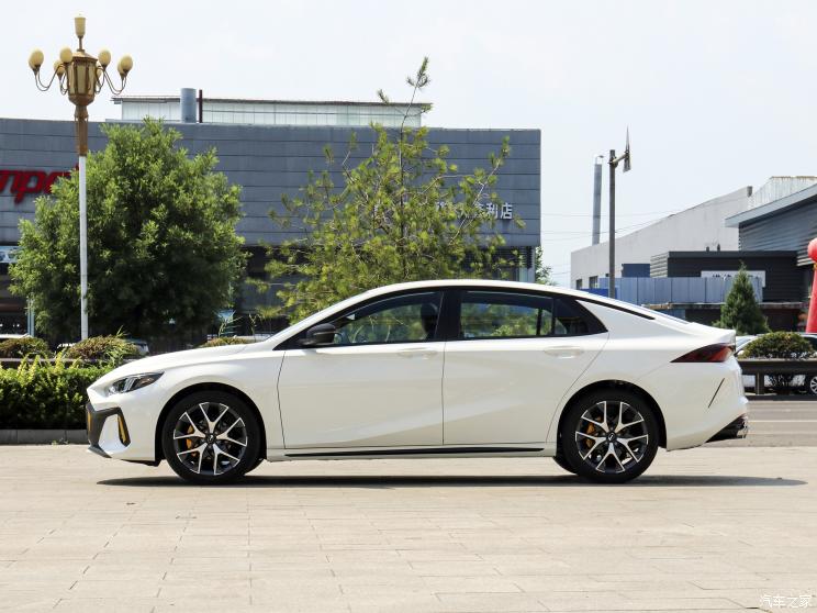 广汽乘用车 影豹 2021款 270T 影豹J15版 广汽乘用车 影豹 2021款 270T 影豹J15版