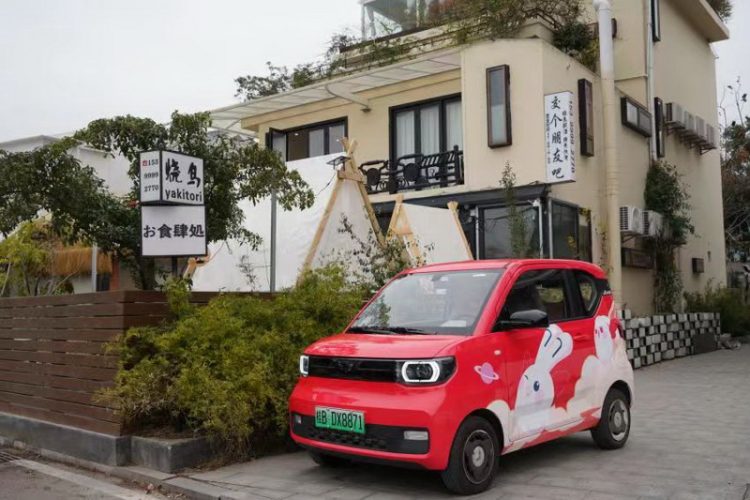 宏光MINIEV夺得2022年全球小型纯电汽车销量冠军，限时惊喜价2.98万起回馈用户