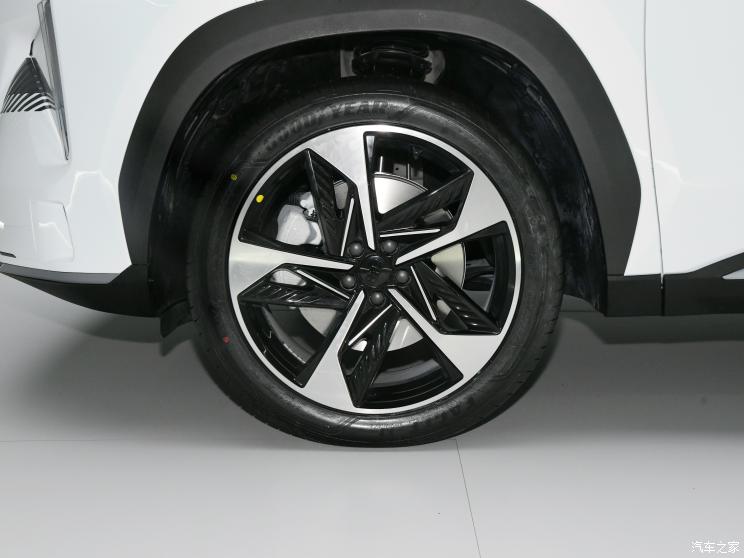 吉利汽车 银河L7 2023款 插混 基本型 吉利汽车 银河L7 2023款 插混 基本型