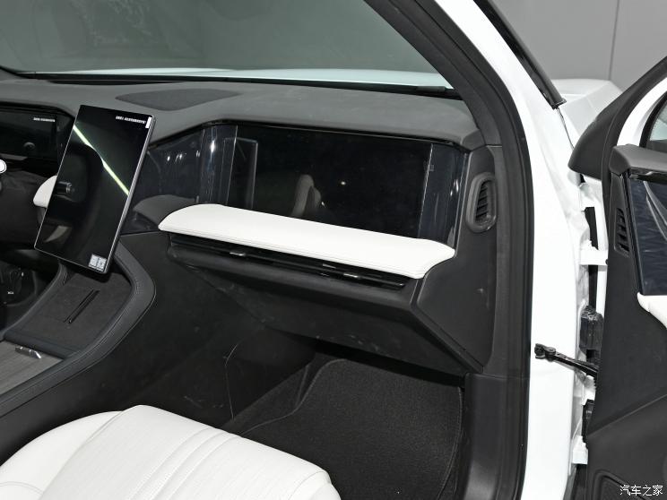 吉利汽车 银河L7 2023款 插混 基本型 吉利汽车 银河L7 2023款 插混 基本型