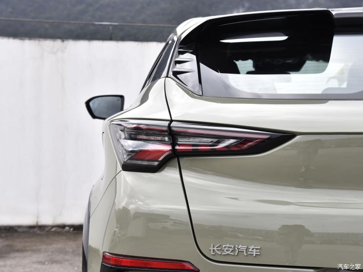 长安汽车 长安UNI-T 2023款 1.5T 尊贵型 长安汽车 长安UNI-T 2023款 1.5T 尊贵型