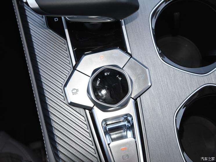 长安汽车 长安UNI-K 智电iDD 2023款 智电iDD 1.5T 135km智领型 长安汽车 长安UNI-K 智电iDD 2023款 智电iDD 1.5T 135km智领型