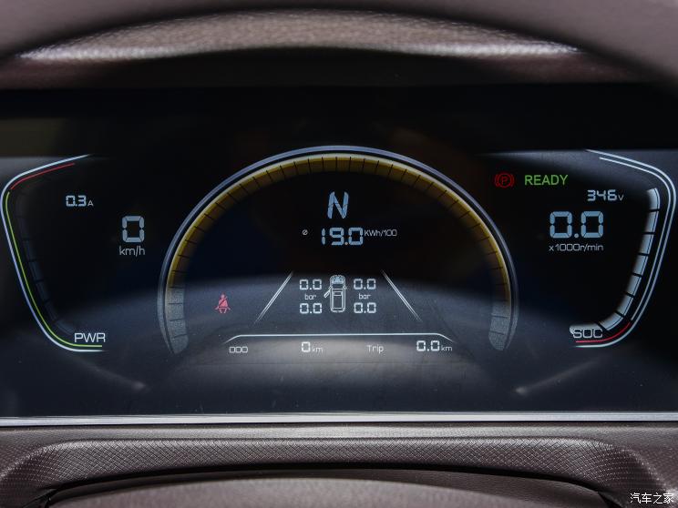 北京汽车制造厂 王牌M7新能源 2023款 长轴・创富版7座 50.3kWh