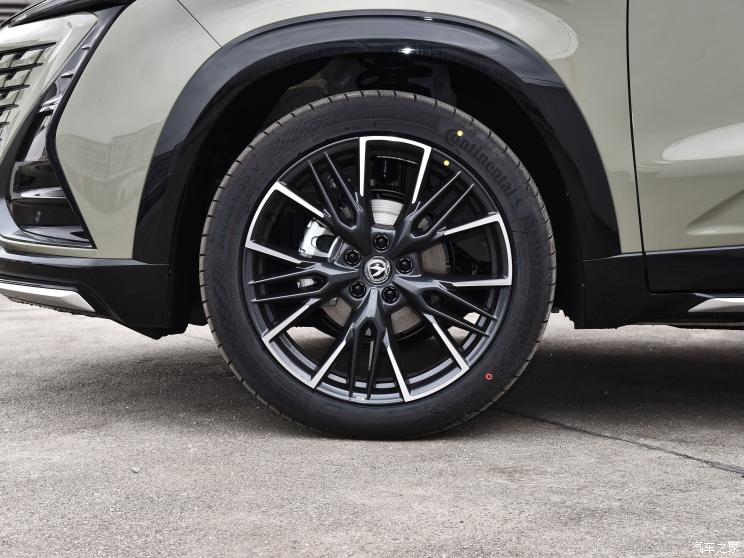 长安汽车 长安UNI-T 2023款 1.5T 尊贵型 长安汽车 长安UNI-T 2023款 1.5T 尊贵型