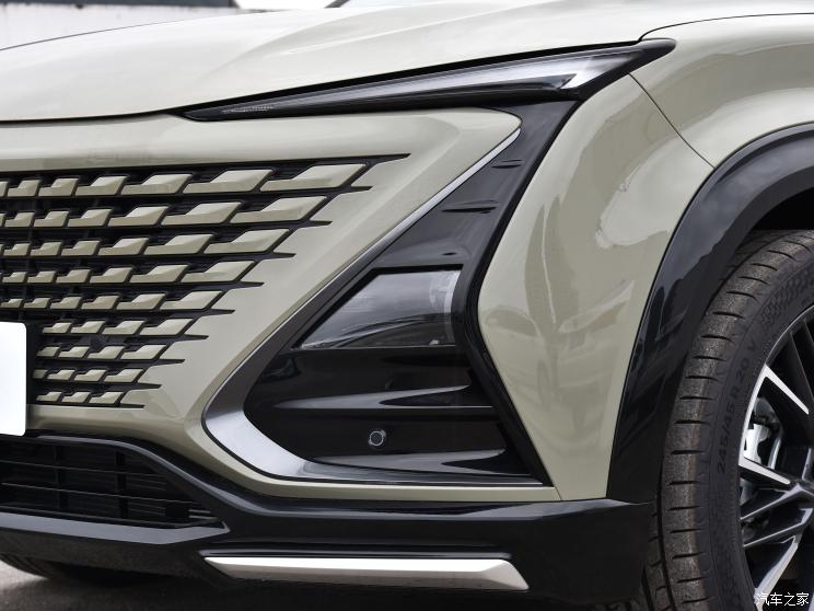 长安汽车 长安UNI-T 2023款 1.5T 尊贵型 长安汽车 长安UNI-T 2023款 1.5T 尊贵型