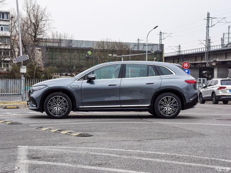 梅赛德斯-EQ 奔驰EQS SUV 2023款 450 4MATIC 豪华版 梅赛德斯-EQ 奔驰EQS SUV 2023款 450 4MATIC 豪华版