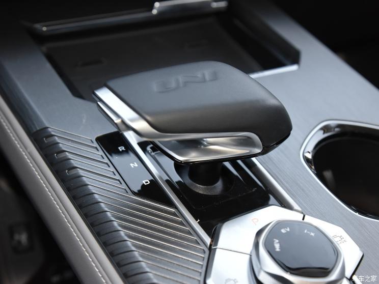 长安汽车 长安UNI-K 智电iDD 2023款 智电iDD 1.5T 135km智领型 长安汽车 长安UNI-K 智电iDD 2023款 智电iDD 1.5T 135km智领型