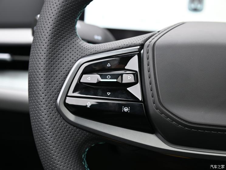 长安汽车 长安UNI-T 2023款 1.5T 尊贵型 长安汽车 长安UNI-T 2023款 1.5T 尊贵型