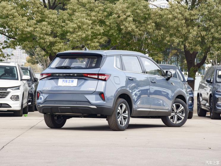 上汽通用五菱 五菱星辰 2021款 1.5T 手动星享版 上汽通用五菱 五菱星辰 2021款 1.5T 手动星享版