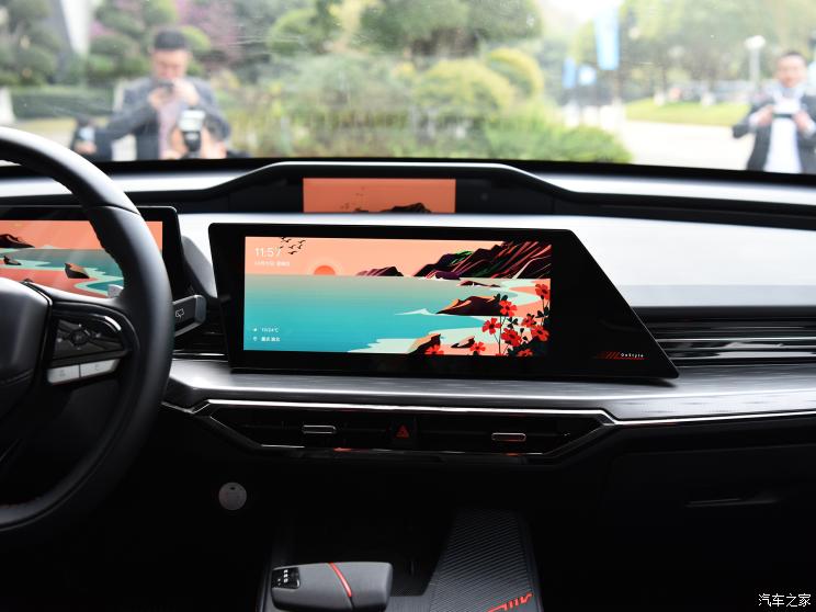 长安汽车 长安欧尚Z6 2022款 2.0T 自动基本型 长安汽车 长安欧尚Z6 2022款 2.0T 自动基本型