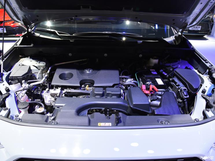 一汽丰田 RAV4荣放 2023款 2.0L CVT四驱尊贵版 一汽丰田 RAV4荣放 2023款 2.0L CVT四驱尊贵版