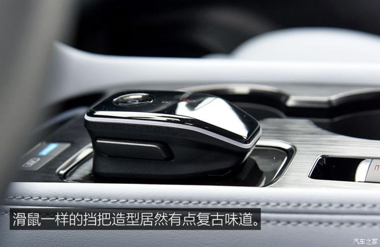 东风日产 奇骏 2023款 e-POWER 146 超混双电机四驱至尊版 东风日产 奇骏 2023款 e-POWER 146 超混双电机四驱至尊版