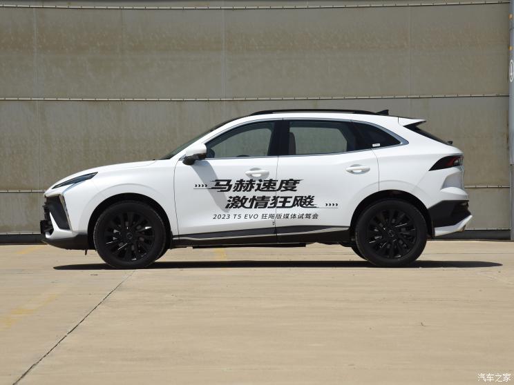 东风风行 风行T5 EVO 2024款 狂飚版 1.5TD DCT马赫钻石款 东风风行 风行T5 EVO 2024款 狂飚版 1.5TD DCT马赫钻石款