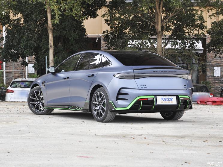 比亚迪 海豹 2022款 650km 四驱性能版 比亚迪 海豹 2022款 650km 四驱性能版