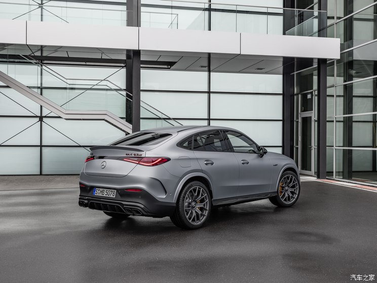 梅赛德斯-AMG 奔驰GLC轿跑 AMG 2023款 AMG GLC 63 S 4MATIC+ 轿跑SUV