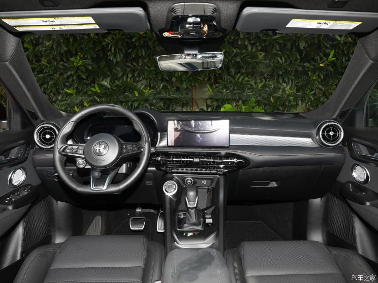 阿尔法・罗密欧 Tonale托纳利 2023款 基本型 阿尔法・罗密欧 Tonale托纳利 2023款 基本型