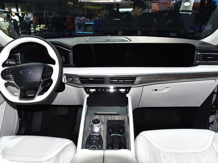 长安福特 探险者 2023款 EcoBoost 285 四驱赤金版 6座 长安福特 探险者 2023款 EcoBoost 285 四驱赤金版 6座