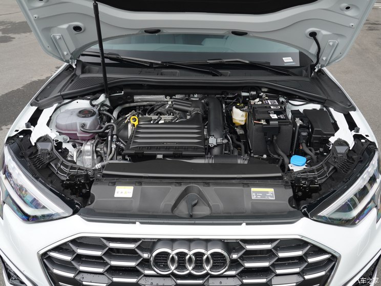 一汽奥迪 奥迪A3 2024款 Sportback 35 TFSI 进取运动型 一汽奥迪 奥迪A3 2024款 Sportback 35 TFSI 进取运动型