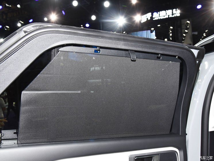 长安福特 探险者 2023款 EcoBoost 285 四驱赤金版 6座 长安福特 探险者 2023款 EcoBoost 285 四驱赤金版 6座