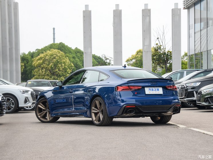Audi Sport 奥迪RS 5 2023款 RS 5 2.9T Sportback 暗金版 Audi Sport 奥迪RS 5 2023款 RS 5 2.9T Sportback 暗金版